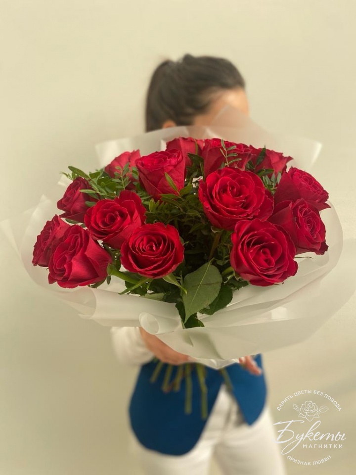 Купить 15 красных Кенийских роз с доставкой по Магнитогорску